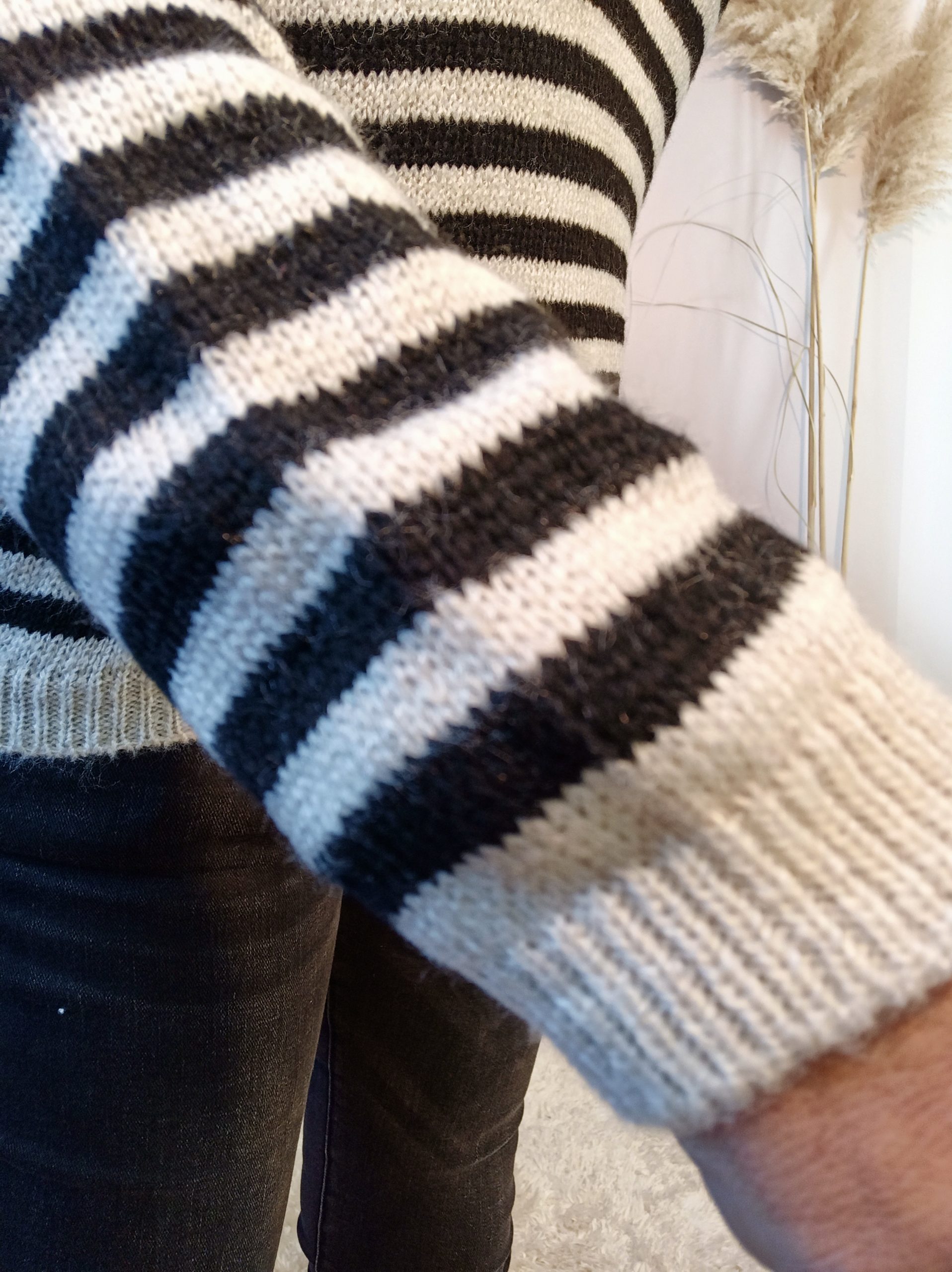 Pull Coeur Noir – Image 6