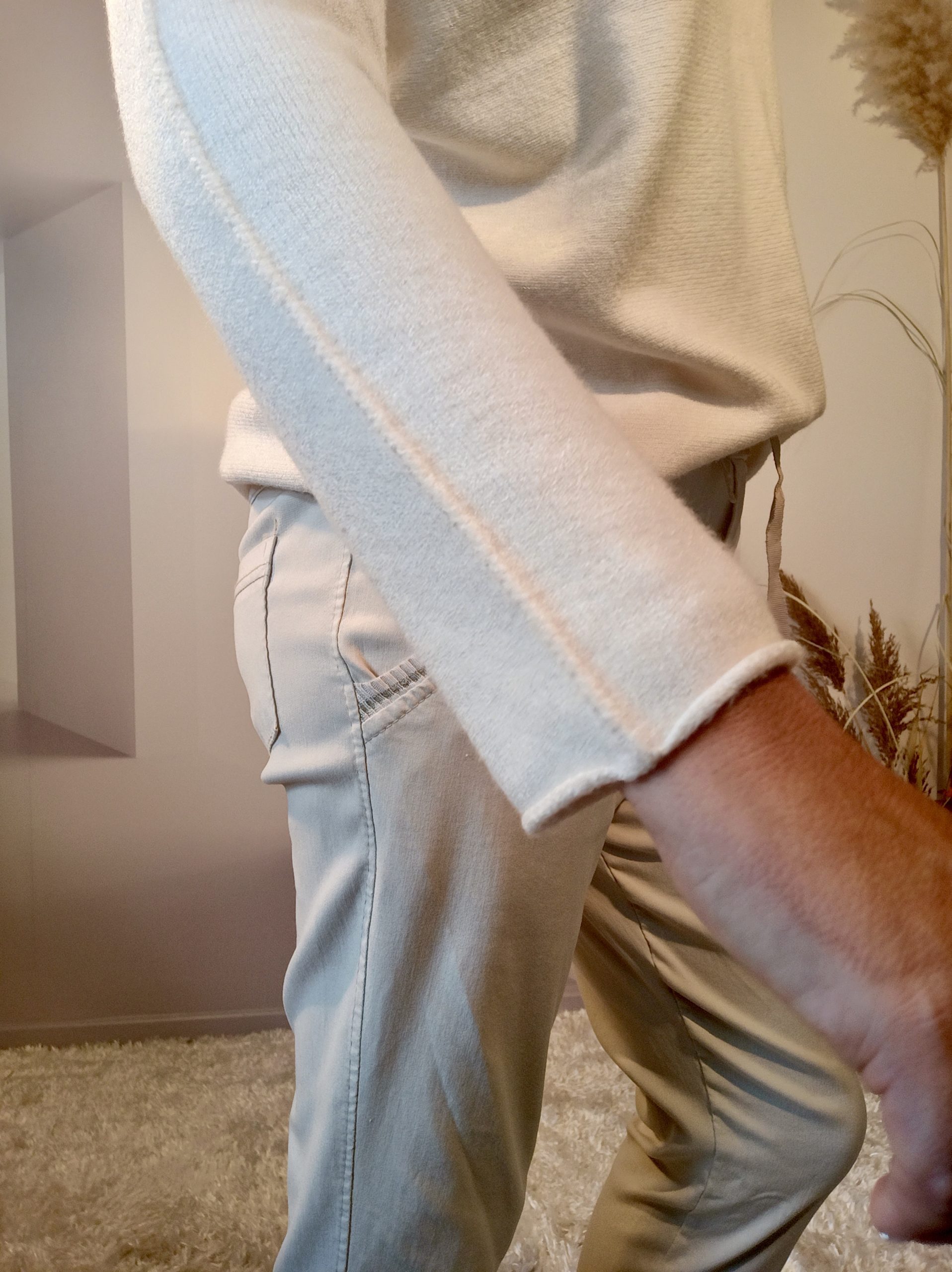 Pull Sans Couture Beige – Image 4