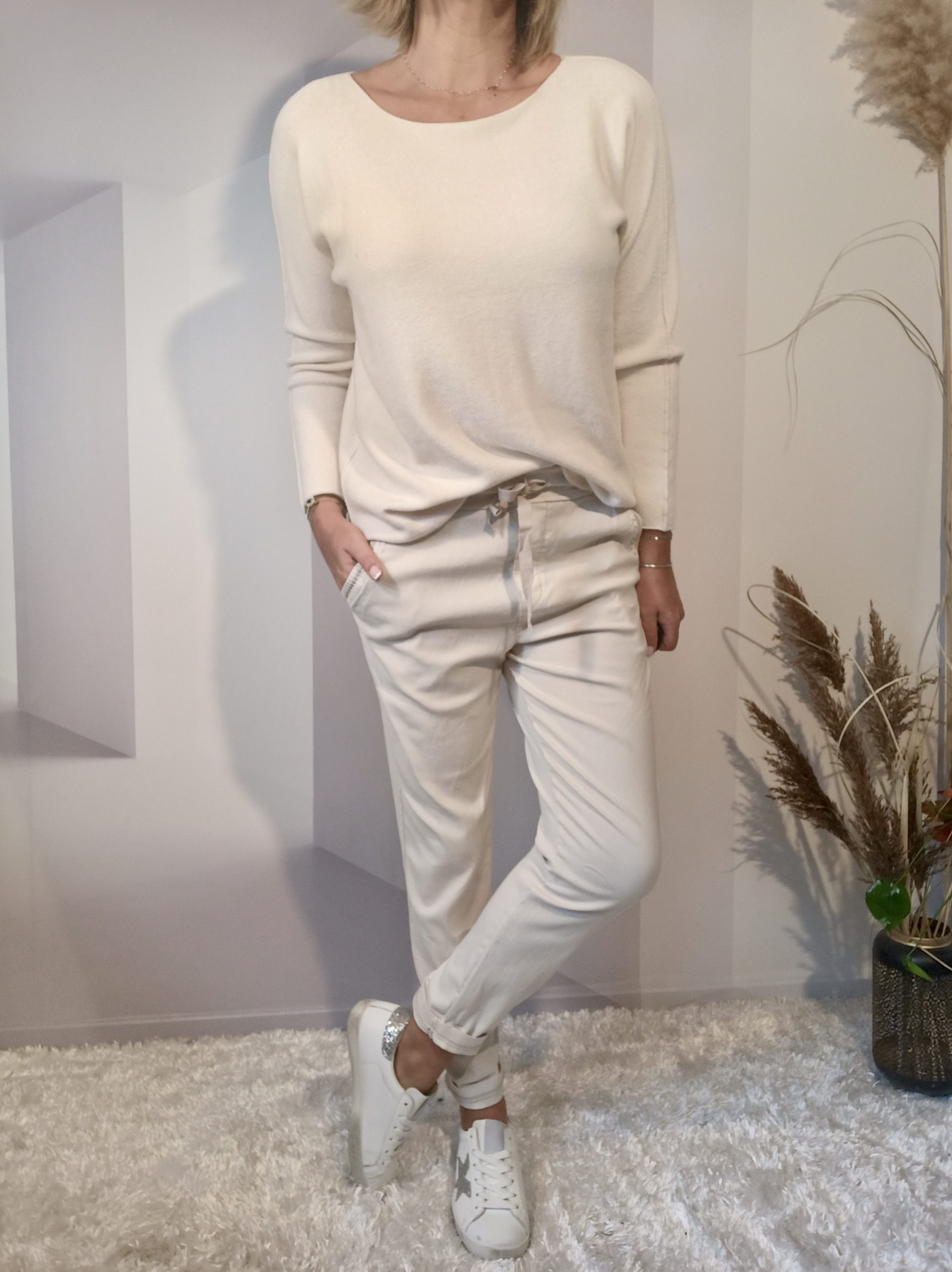 Pull Sans Couture Beige – Image 2
