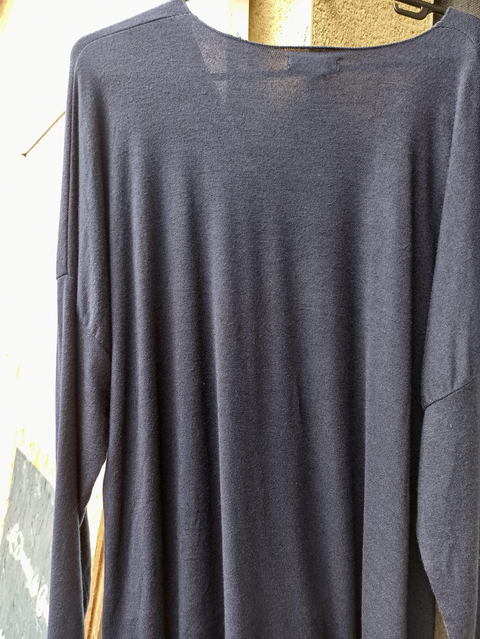 Pull Léger Oeil Bleu Marine – Image 4