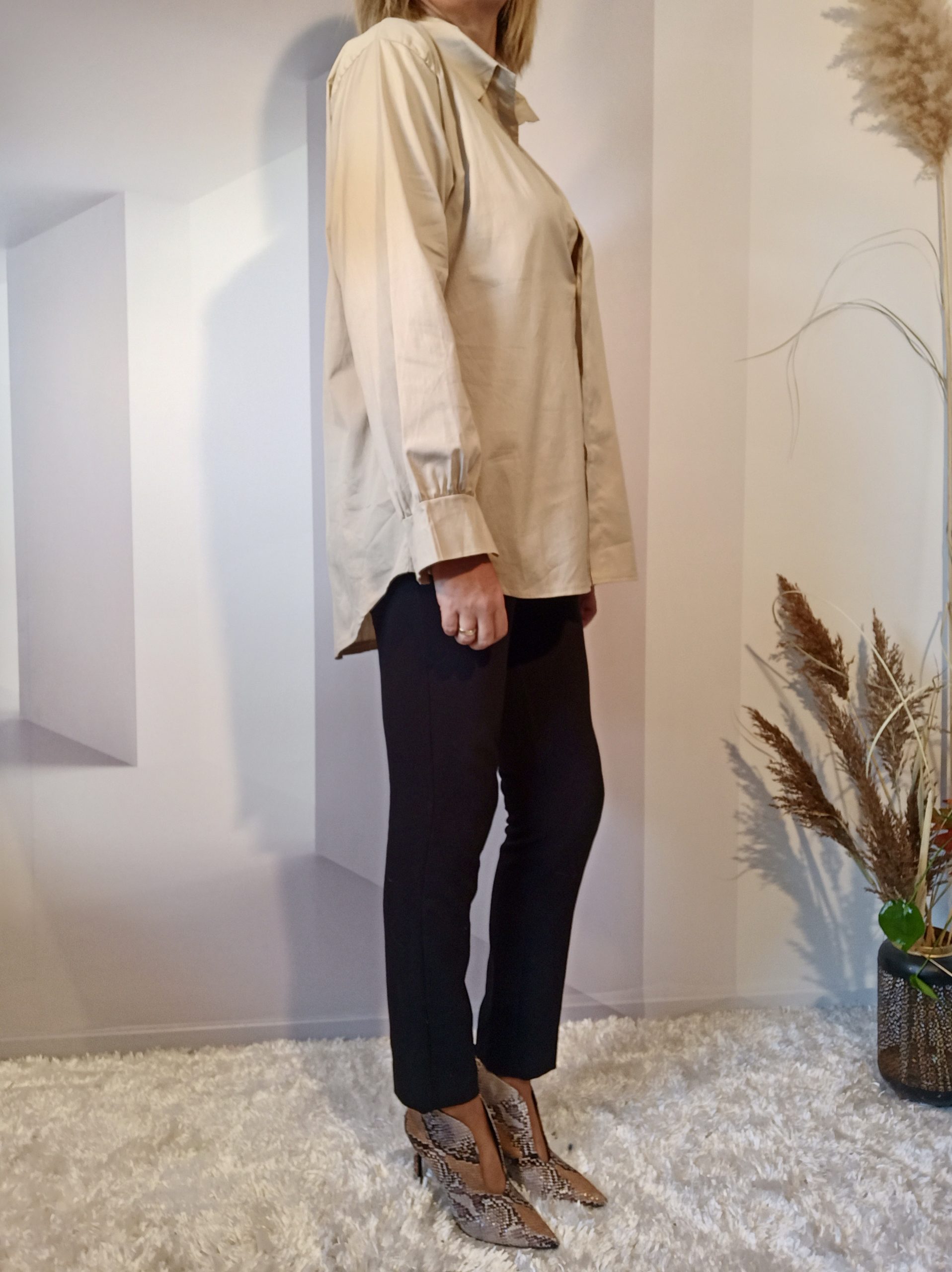 Chemise Classique Beige – Image 3